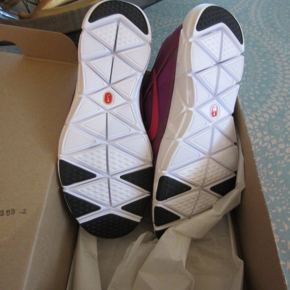 Women's Nike Sneakers - Picture 2 of 2